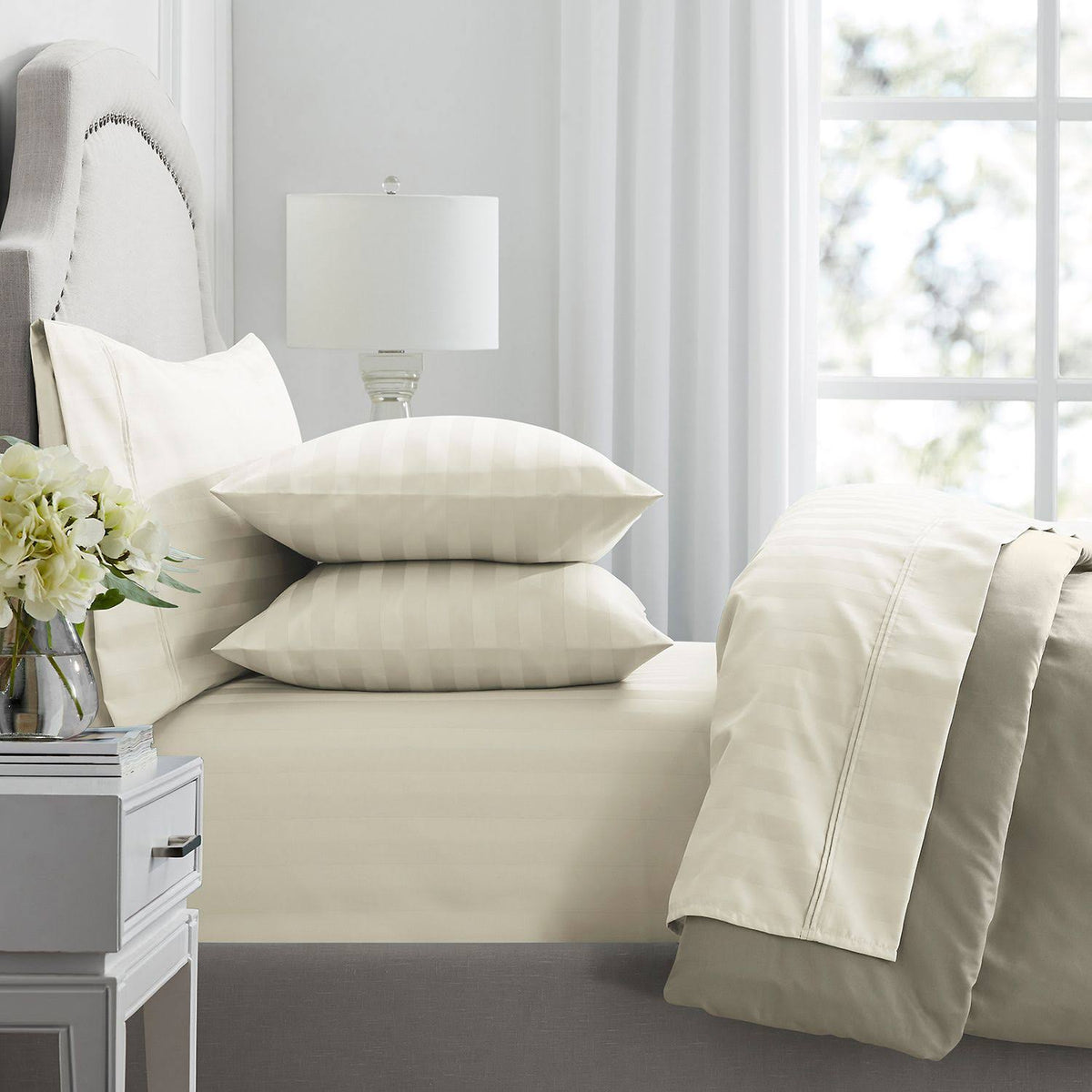 Cal King Ivory Thick Stripe Z579275