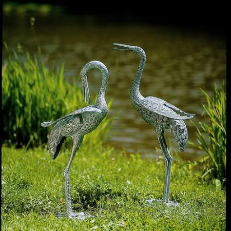 Preening Crane Y25642