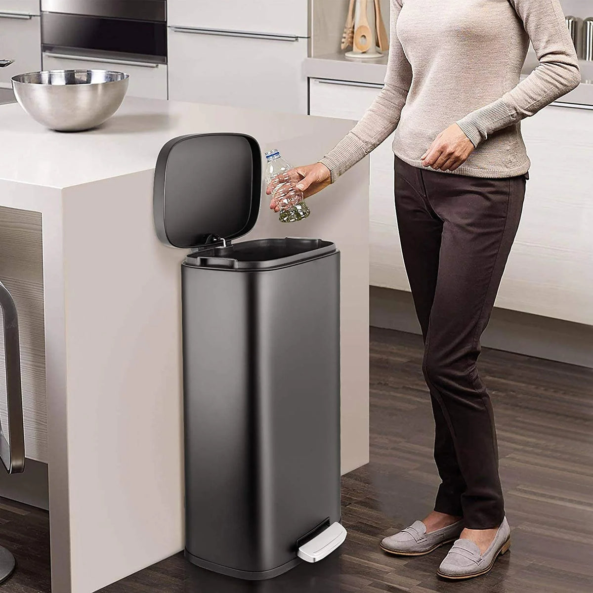 Black Stainless Steel Trash Can Y643714