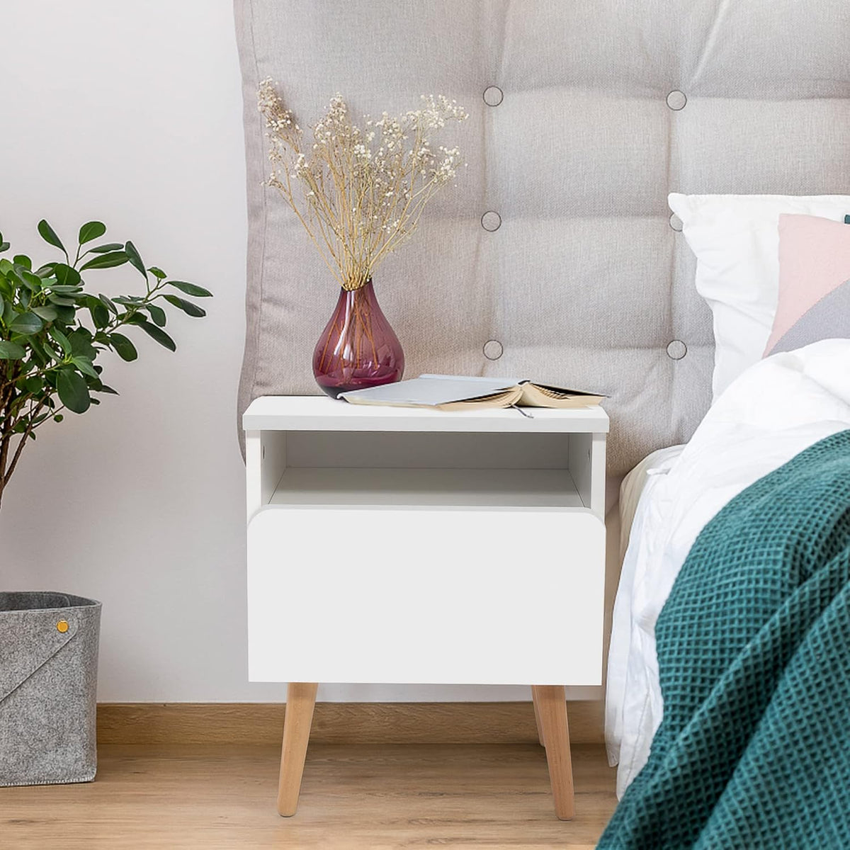 White Solid Wood Nightstand with Drawer and Storage Shelf Y91980