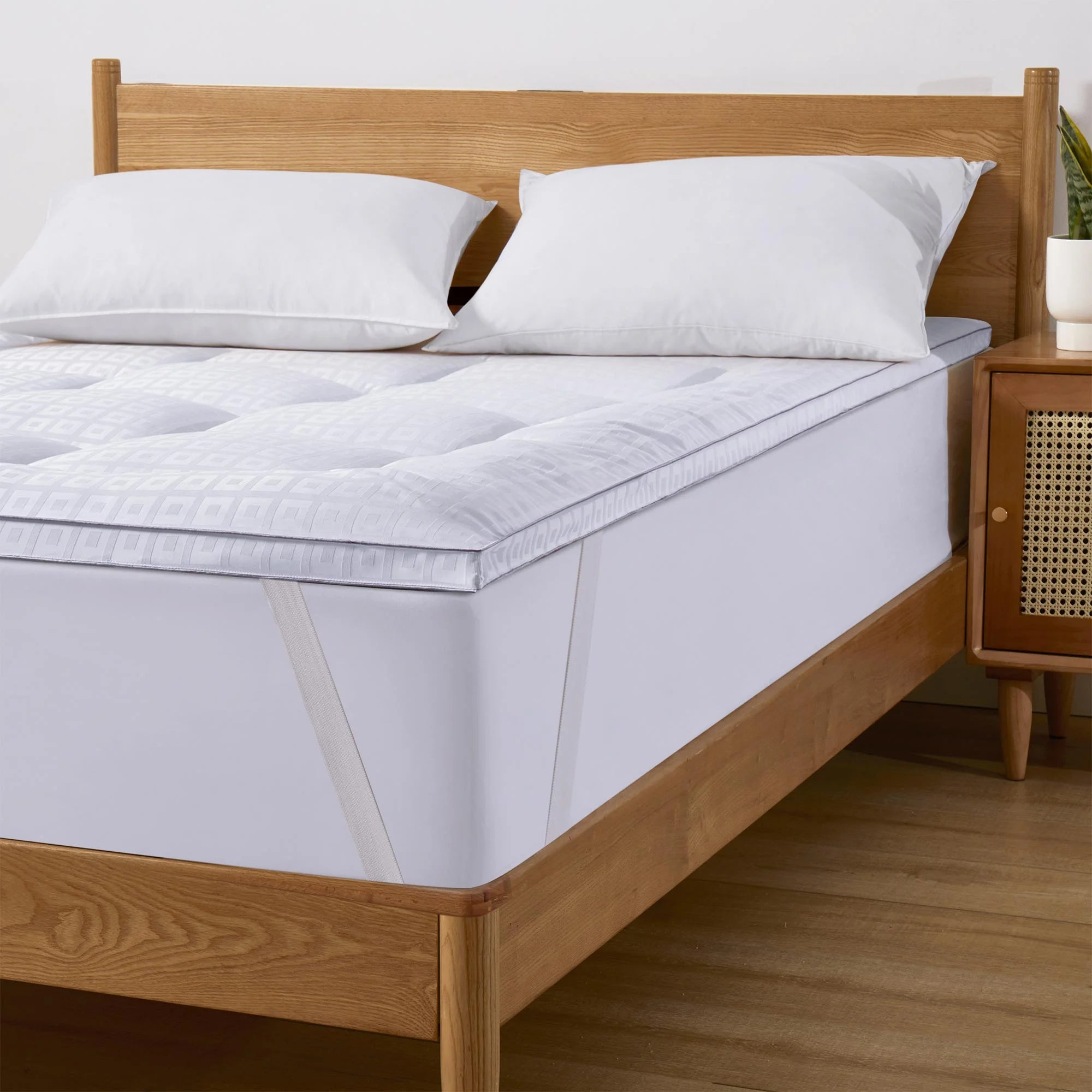 White Queen 2" Grid Quilted Down Alternative Microfiber Mattress Topper G684873