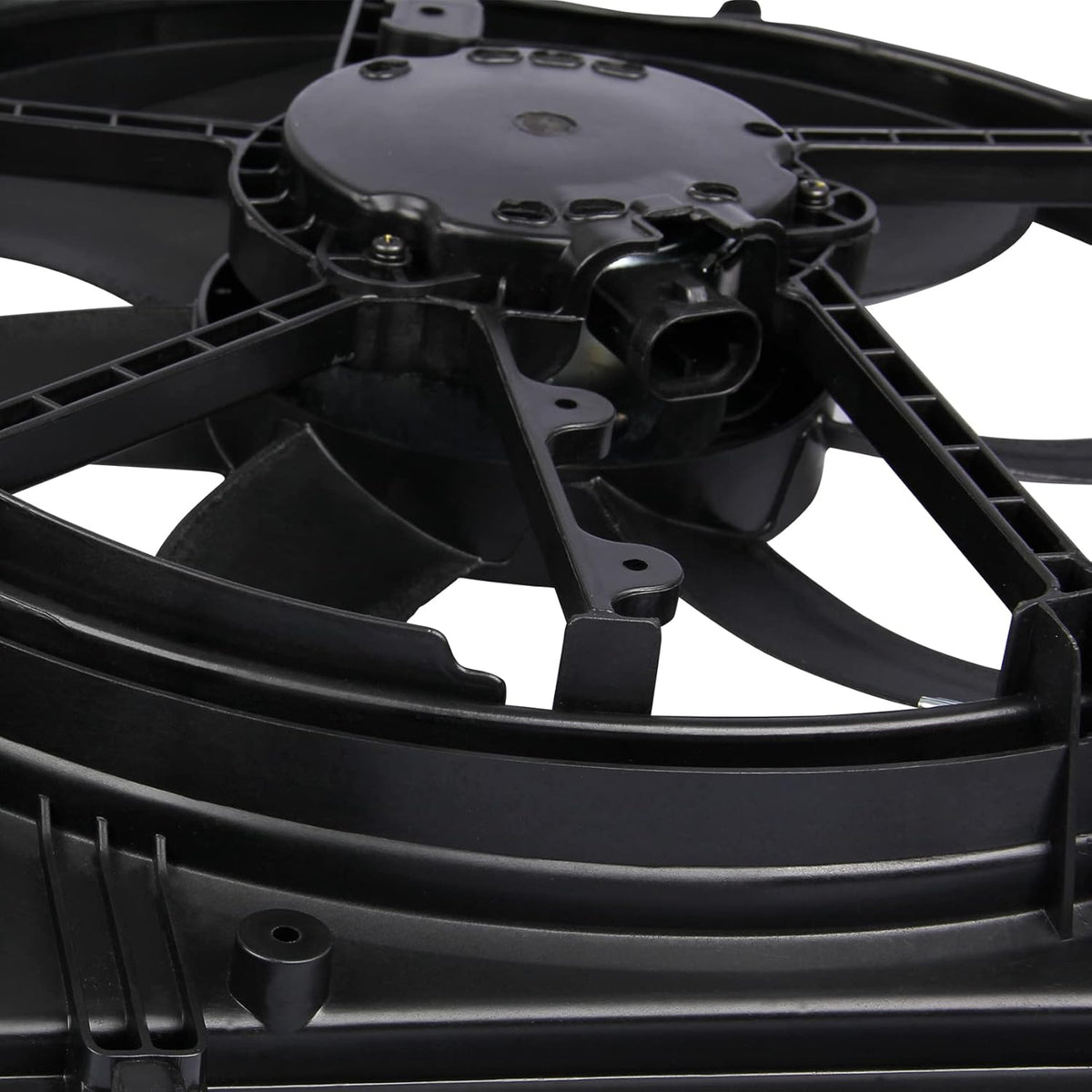 Radiator Cooling Fan Assembly for 2017 2018 2019 Nissan Rogue Sport 2.0L Q4699